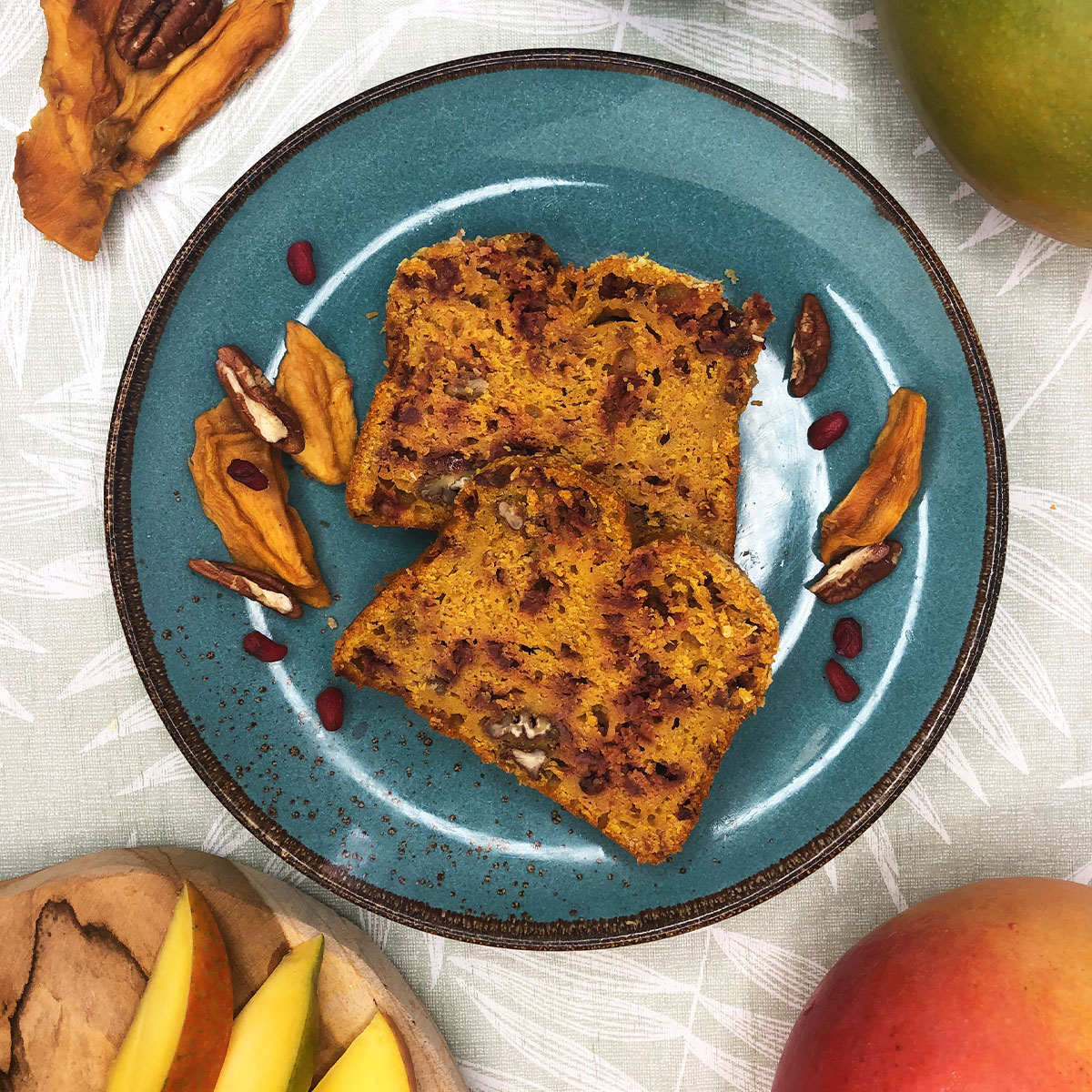 Mangobrot mit Sauerkirschen