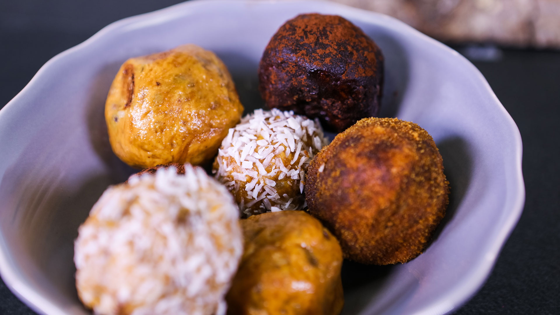 REZEPT: Protein-Balls mit Erdnussbutter (ohne Datteln)