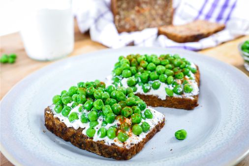 REZEPT: Bruschetta mit Ricotta und Erbsen