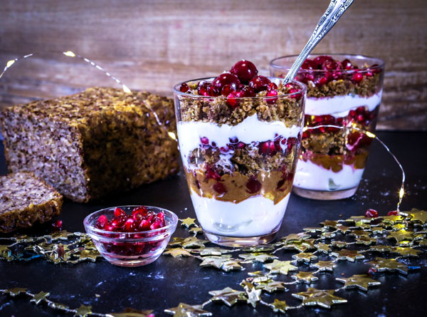 REZEPT: Spekulatius-Schichtdessert mit heißen Kirschen